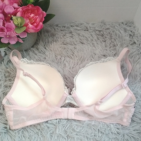 EUC Victoria's Secret Size 36B Dream Angels Embellished Push-up Bra 💕 - Picture 5 of 10
